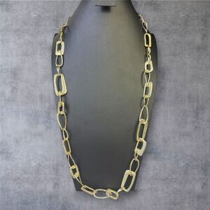 332.‎ Daisy Fuentes Gold Tone Oval Chain Necklace Signed